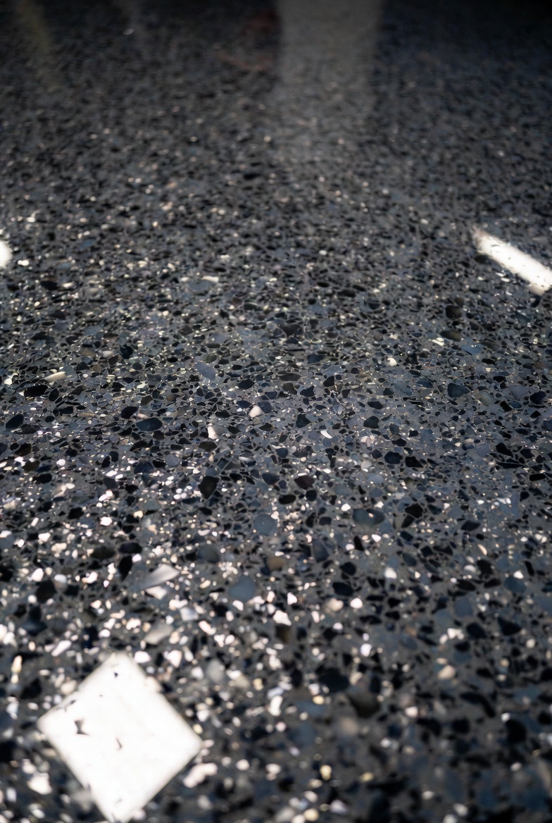 Gunflint cliff granite finish